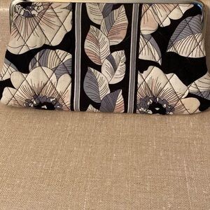 Vera Bradley pocketbook